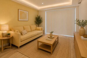 Living area - The Tovelle Hotel (Toronto)