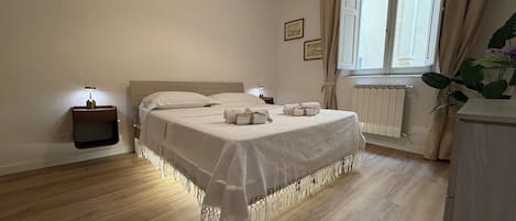 1 bedroom, in-room safe, iron/ironing board, free WiFi