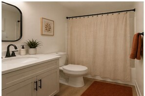 Bathroom - Alvoria Urban Suites (Toronto)