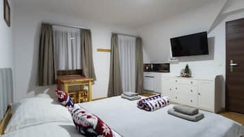 Double Room (5)