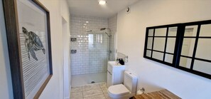 Unclassified image, 2 of 9, button - Spacious 4BR Dartford House | Ground Floor Shower | Sleeps 8 (Dartford)