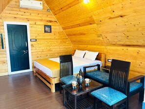 Deluxe-rum - balkong - utsikt mot stranden | Strykjärn/strykbräda och gratis wi-fi