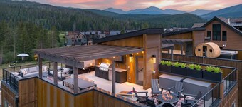 Winter Park Penthouse 141 I Private Rooftop Amenity Plaza I Amazing Views I Discounted Attractions