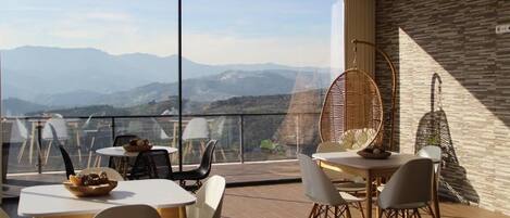 Deluxe Double Room | Outdoor dining