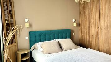 Iron/ironing board, internet, bed sheets