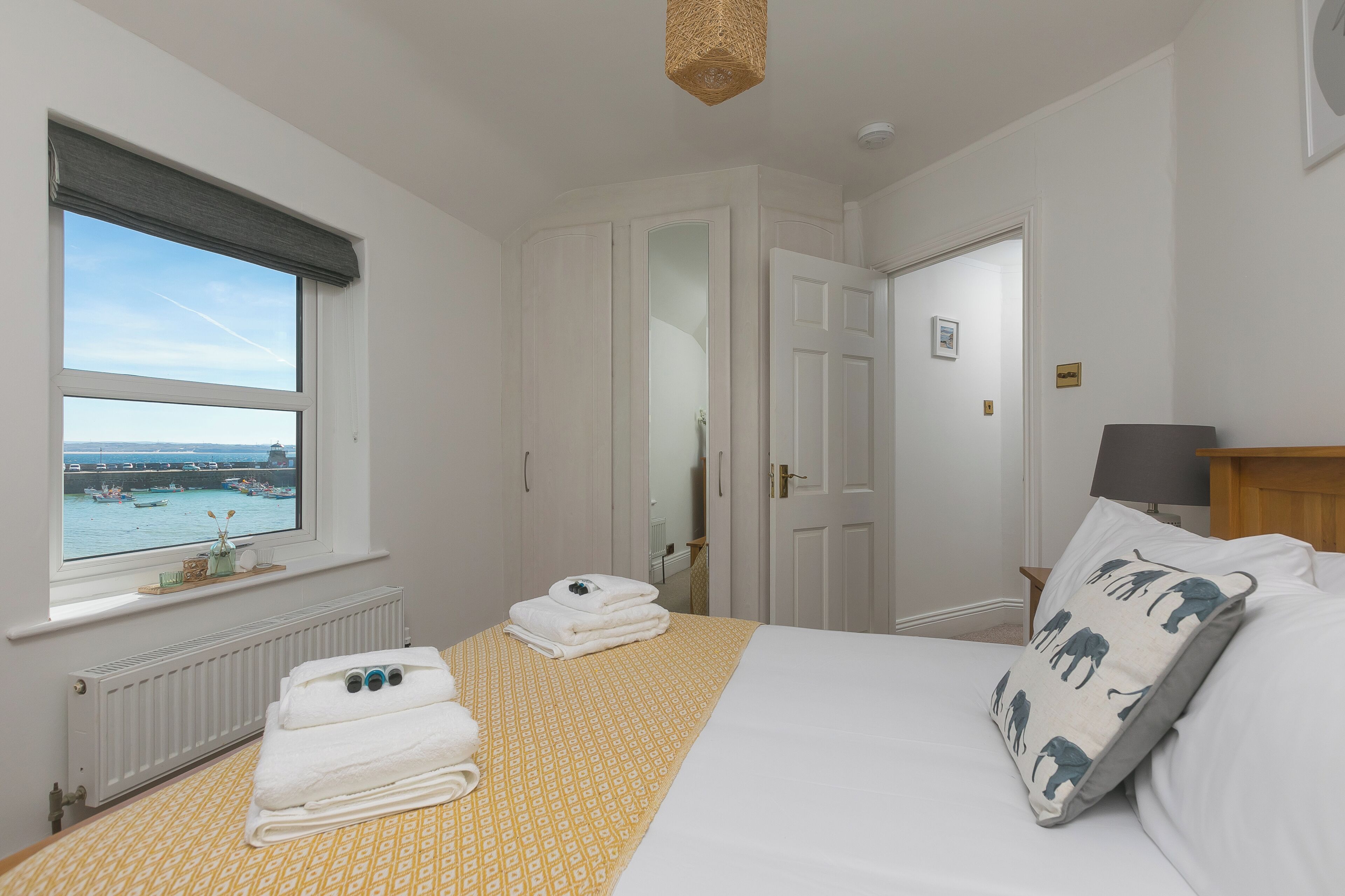 2 bedrooms, iron/ironing board, travel cot, free WiFi