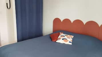 2 bedrooms, bed sheets