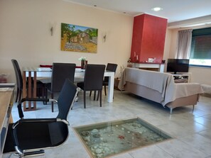 Interior - Villa Renata with Private Pool, Mountain View, Wi-Fi, and Air Conditioning (Aptera)