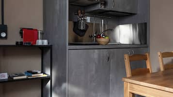 Deluxe Apartment, Mountain View | Private kitchen