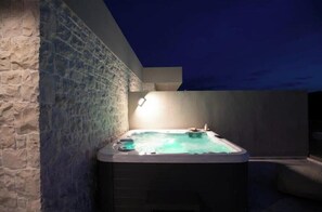 Bain à remous extérieur
