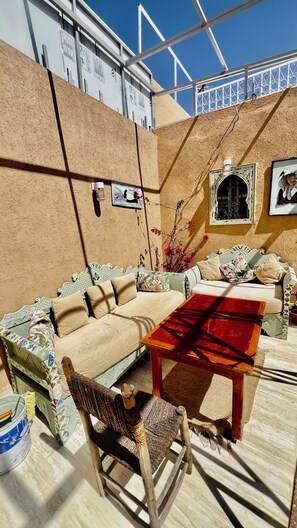 Classic Triple Room | Outdoor dining - Dar Loukman (MARRAKESH)