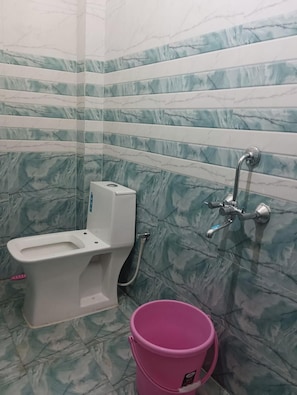 Bruser, gratis toiletartikler, håndklæder