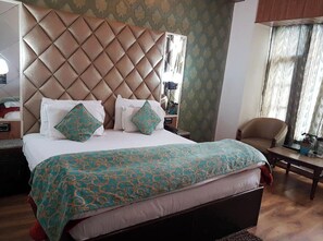 Deluxe Double Room, Air conditioning | Hypo-allergenic bedding, desk, soundproofing, free WiFi - Hotel Vinayak  (Varanasi)