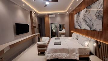 Kamar Double Mewah | Seprai premium, tempat tidur Select Comfort, dan isi minibar gratis