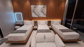 Deluxe Room, 3 Single Beds, Hill View | Spa
