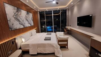 Premium bedding, Select Comfort beds, free minibar items, in-room safe