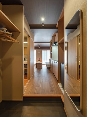 Apartment im japanischen Stil, Balkon, Stadtblick | Innenbereich