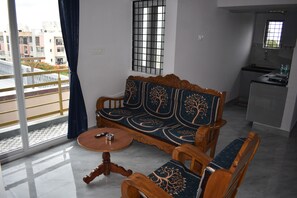 Living area - Sapthasiri Holidya Homes - Nandanavana (AC) (Mysuru)