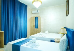 Habitación triple Confort, vista al canal | Spa