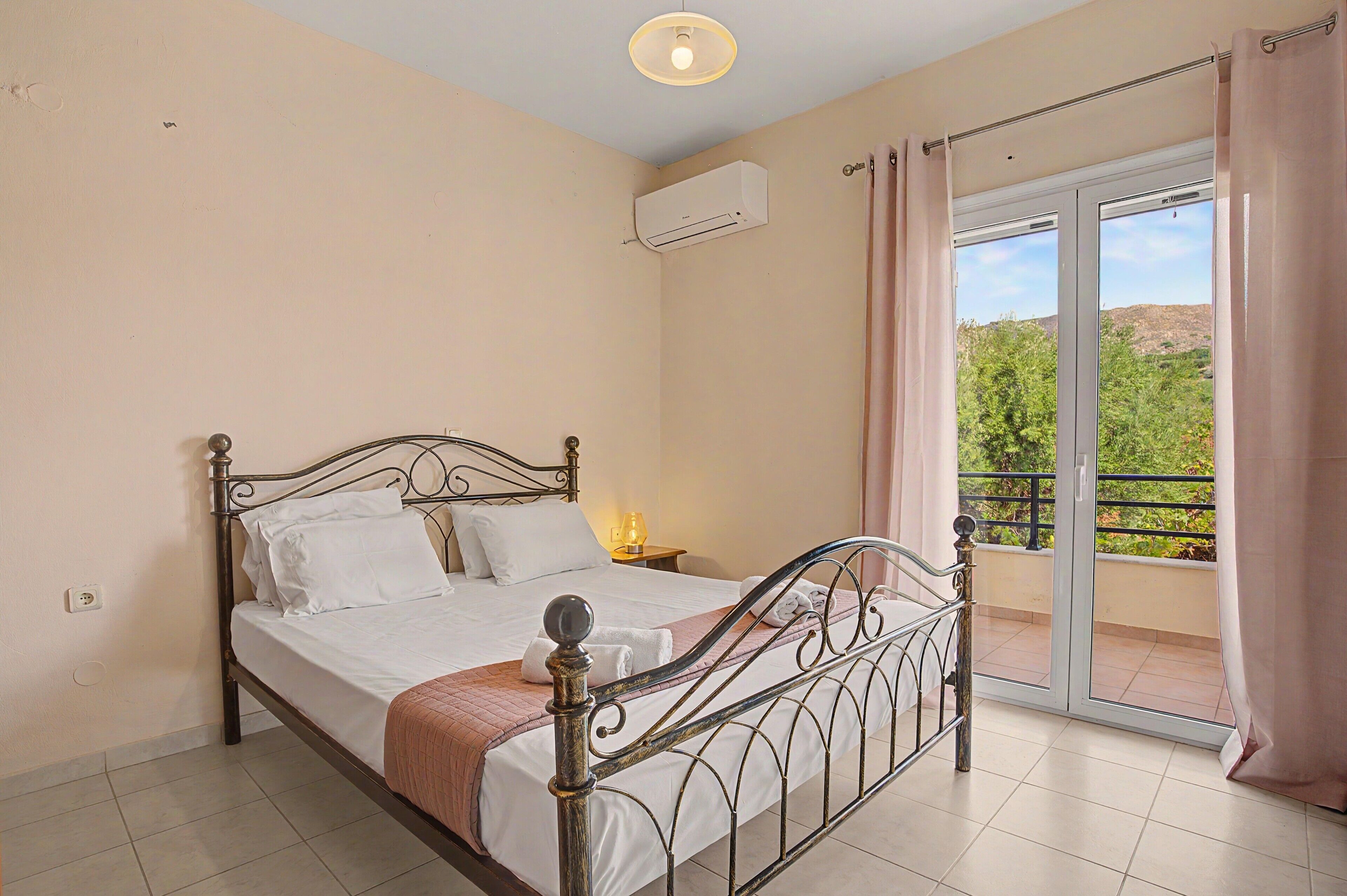 2 soverom, strykejern/-brett, wi-fi og sengetøy