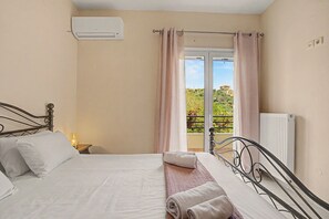Iron/ironing board, WiFi, bed sheets - Apartment 'Dimitra Family' with Mountain View, Wi-Fi and Air Conditioning (Zakros)