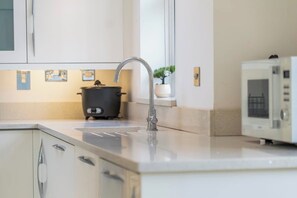 Private kitchen - The Thorney Retreat: Peterborough (Thorney)