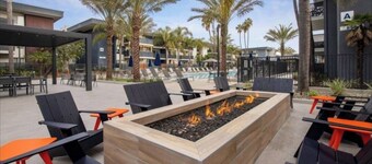Pool, Jacuzzi, AC, Gym, Parking, Pickleball Courts