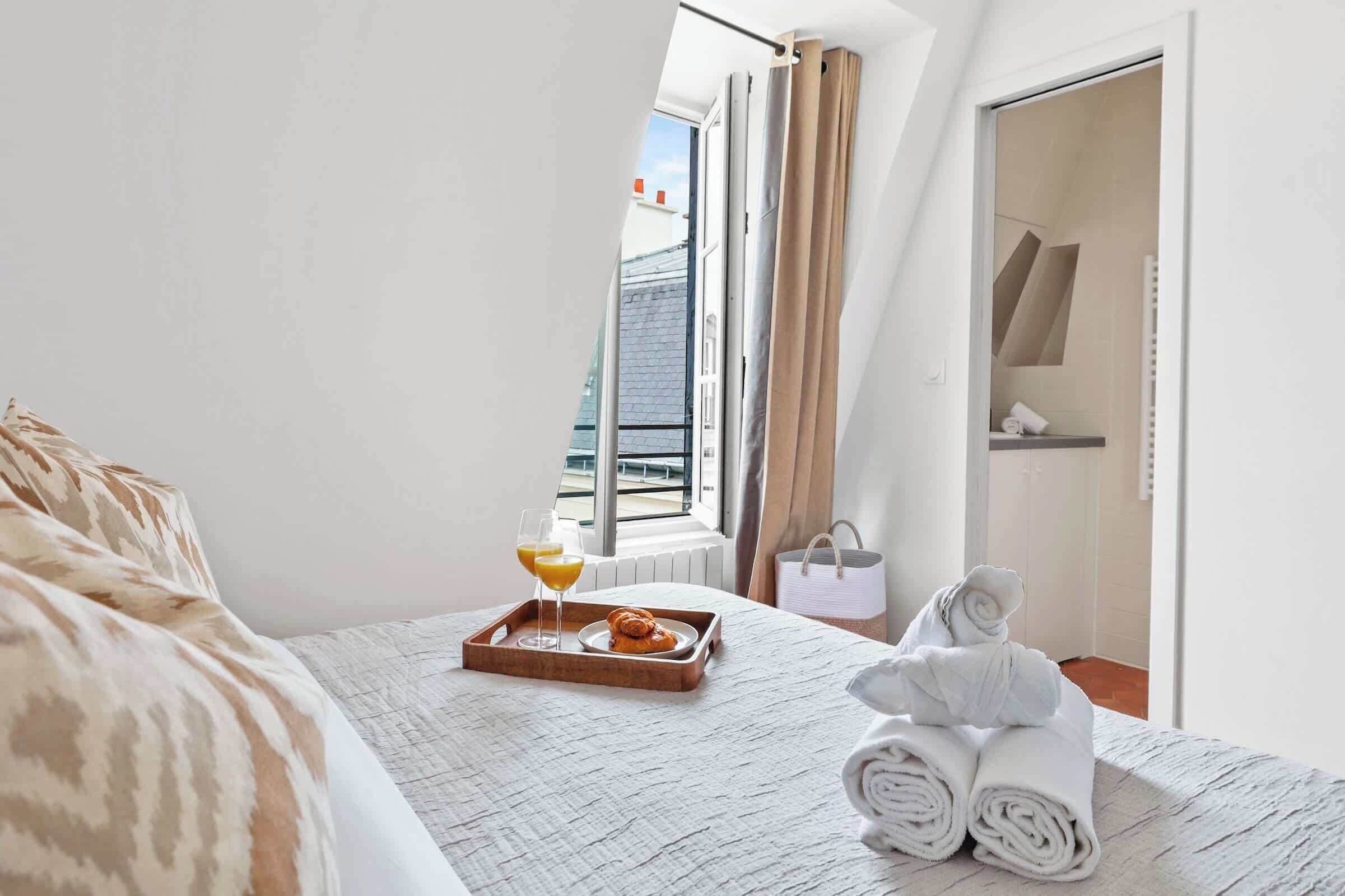 1 Schlafzimmer, Schreibtisch, Bügeleisen/Bügelbrett, Reisekinderbett