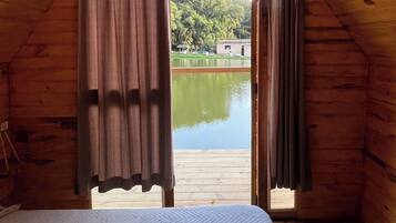 Basic Cabin, Balcony, Lake View