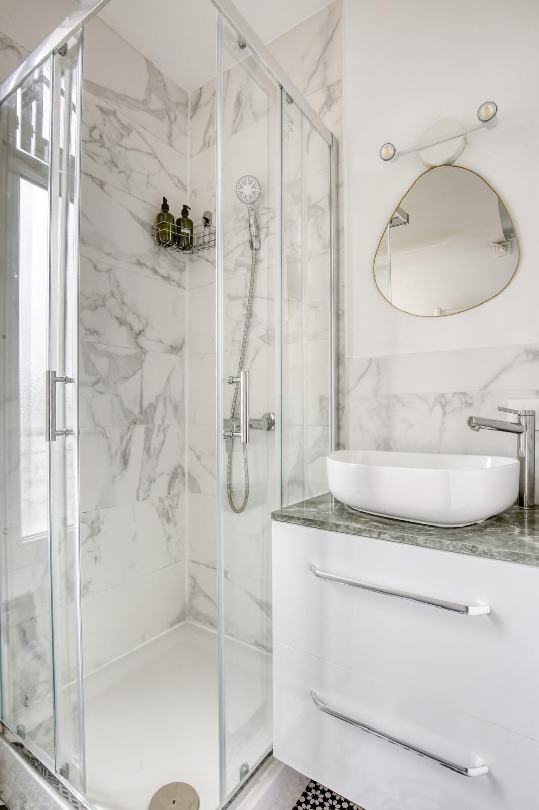 Shower, hair dryer, towels, toilet paper