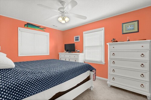 1026 Ocean Blvd - 4 Bedroom Beach Bungalow