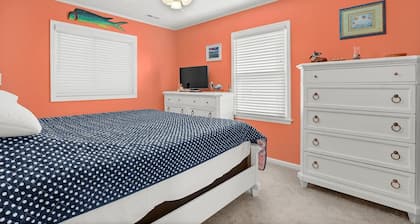 1026 Ocean Blvd - 4 Bedroom Beach Bungalow