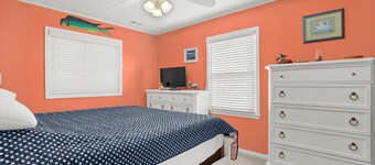 1026 Ocean Blvd - 4 Bedroom Beach Bungalow