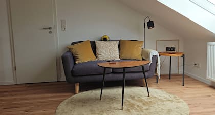 Quiet attic studio in Cologne-Holweide, a 2-minute walk to the S-Bahn station for Deutz/Messe