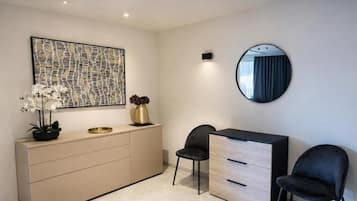 Suite Supérieure, balcon, vue ville | Intérieur