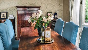 Villa, Garden View | Dining