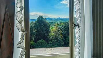 Villa, vista al jardín | Interior