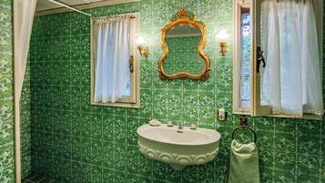 Villa, Garden View | Bathroom