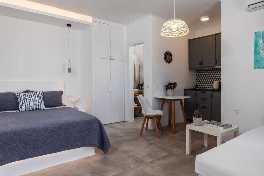 In-room safe, soundproofing, iron/ironing board, free WiFi