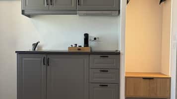 Double Room, Balcony, City View | Dapur peribadi