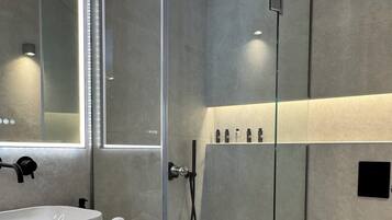 Double Room, Balcony, City View | Bathroom