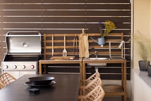 Dining - AIORA Urban Oasis - Rooftop Jacuzzi & BBQ (Thessaloniki)