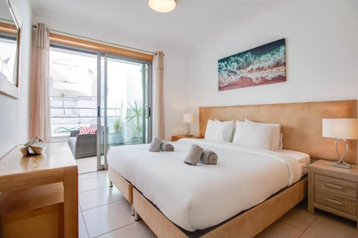 1 chambre, fer et planche à repasser, accès au Wi-Fi (inclus)