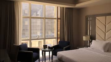 Junior suite | Een kluis op de kamer, een strijkplank/strijkijzer, gratis wifi
