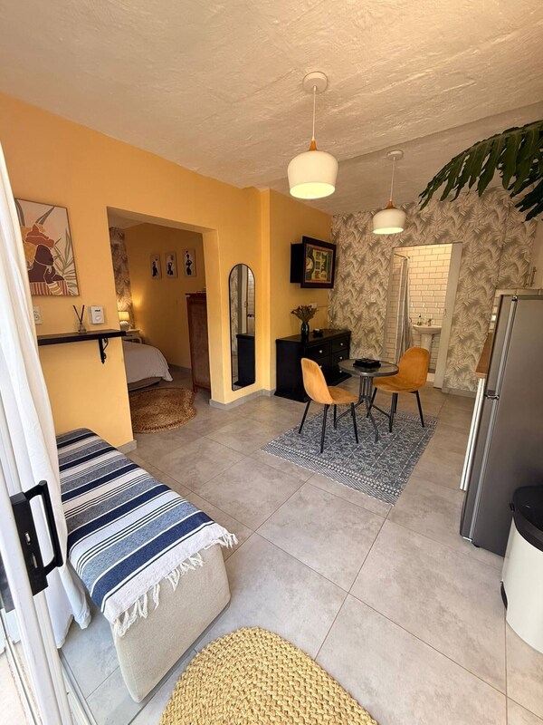Charming Holiday House In Durban North - Your Perfect Getaway Awaits - Umhlanga