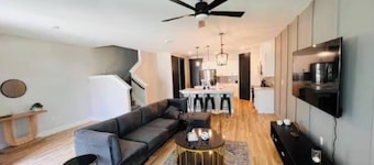 Rose- 3, One Double Room, Sleeps 2 + Free Wifi