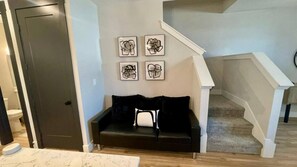 Interior - Rose- 3, One Double Room, Sleeps 2 + Free Wifi (Princeton)