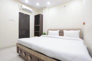 Habitación Signature doble, vistas a la ciudad | Escritorio y wifi gratis
