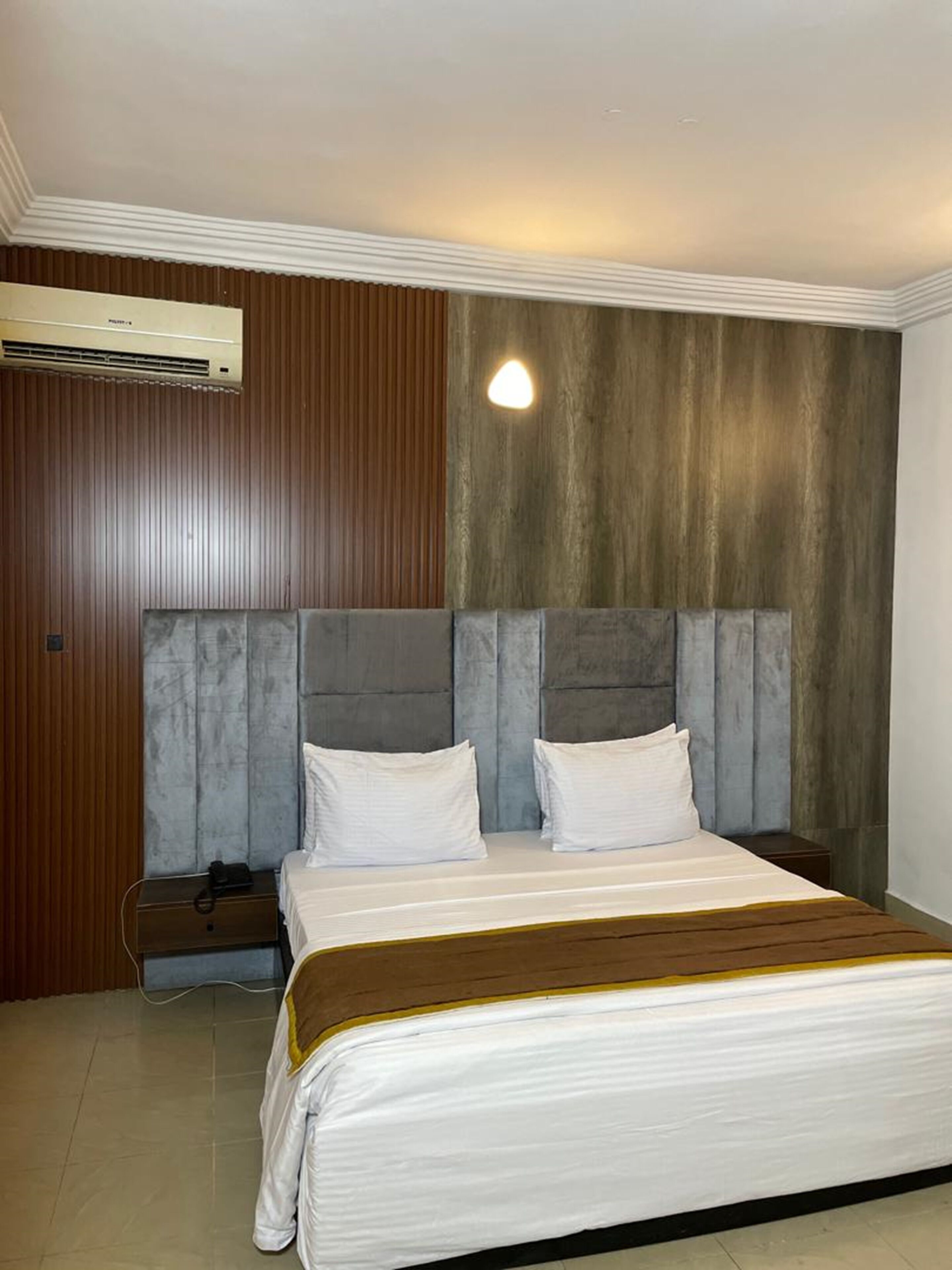 Deluxe Room | Desk, laptop workspace, free WiFi