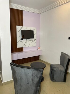 Superior Suite | Interior - The Oliver Lofts Hotels (Abuja)